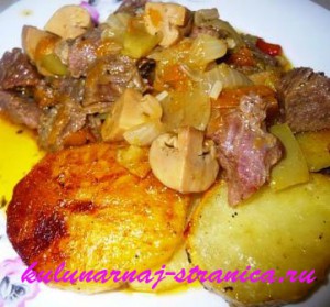 картофель с грибами и мясом